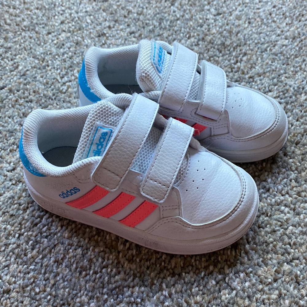 Adidas toddler shoe